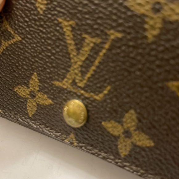 Louis Vuitton Monogram Snap Wallet - Picture 3 of 14